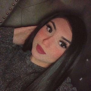 Meet your Posher, Crystal